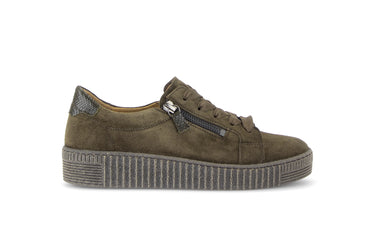 Baskets vertes en daim