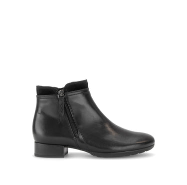 Bottines noires en cuirs combinés