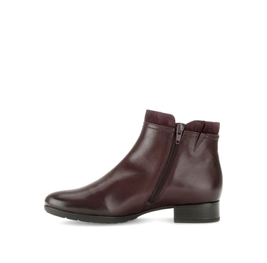 Bottines rouges en cuirs combinés
