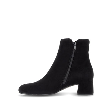 Bottines noires en cuir velours