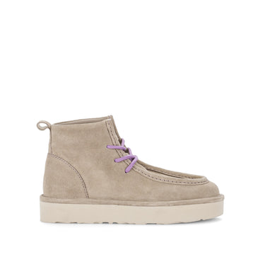 Bottines beiges en cuir velours (lacets violets)