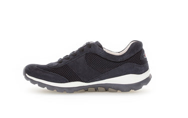 Baskets bleues en textile et cuir