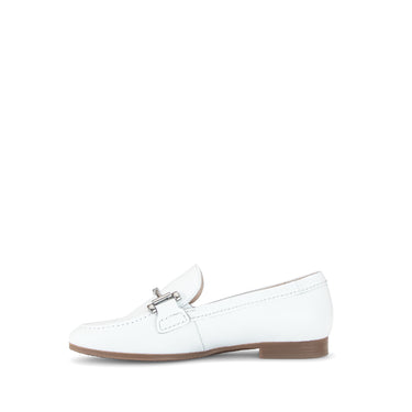 Mocassins blancs en cuir grainé