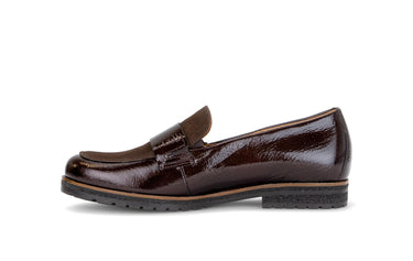 Mocassins marron en vernis et daim