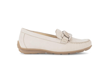 Mocassins crème en cuir nubuck