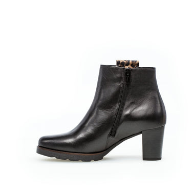 Bottines noires en cuir