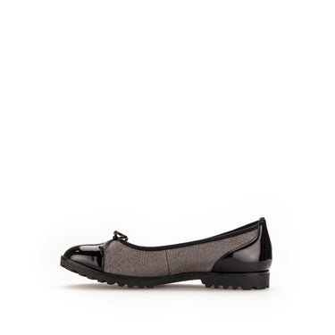 Ballerines argentées/noires en cuirs synthés