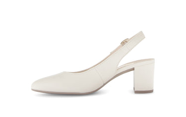 Escarpins à bride arrière beige en cuir lisse