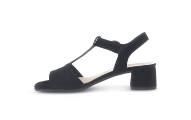 Sandales noires en cuir velours