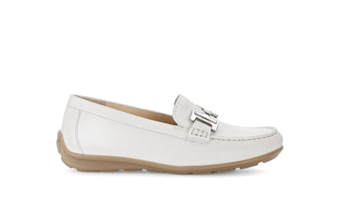 Mocassins blancs en cuir