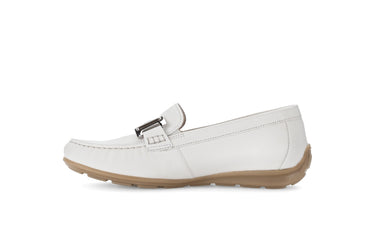 Mocassins blancs en cuir