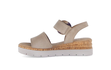 Sandales beiges en cuir velours