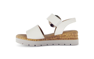 Sandales beiges en cuir lisse