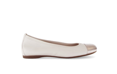 Ballerines blanc crème en cuir lisse