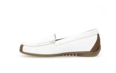 Mocassins blancs en cuir lisse