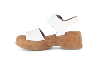 Sandales blanches en cuir lisse