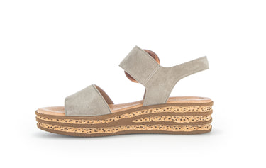 Sandales beiges en cuir velours