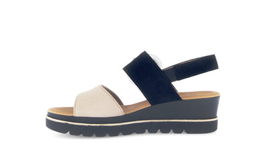 Sandales beiges et noires en cuir velours