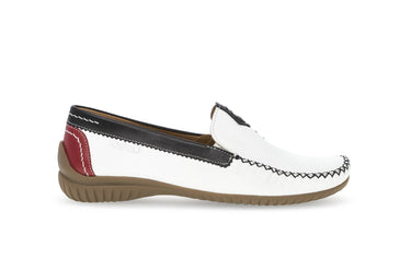 Mocassins blancs en cuir lisse