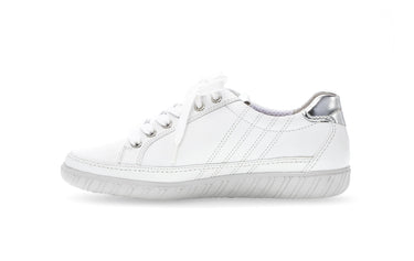 Baskets blanches en cuir lisse