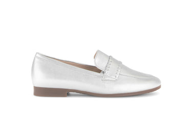 Mocassins argentés en cuir lisse