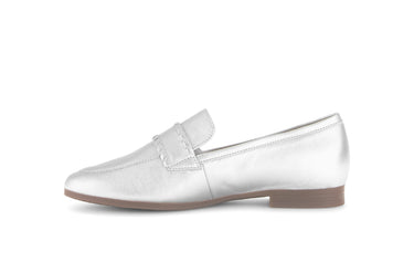 Mocassins argentés en cuir lisse
