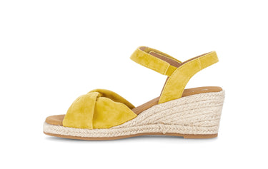 Sandales jaunes en velours