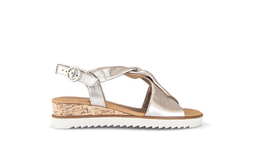 Sandales dorées en cuir