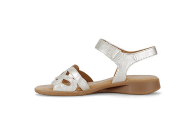 Sandales dorées en cuir