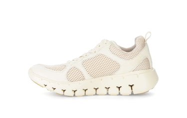 Baskets blanches en textile et nubuck