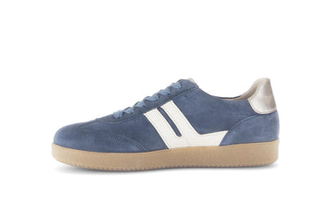 Baskets bleues en nubuck
