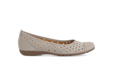 Ballerines perforées beiges en Nubuck