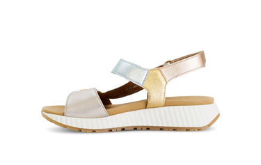 Sandales dorées en cuir lisse