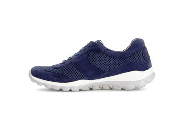 Baskets bleues ajourées en nubuck