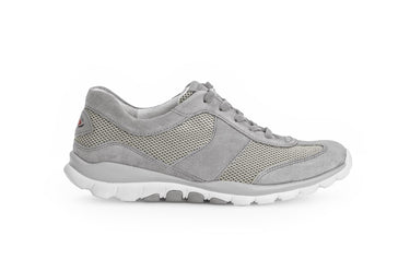 Baskets grises ajourées en nubuck