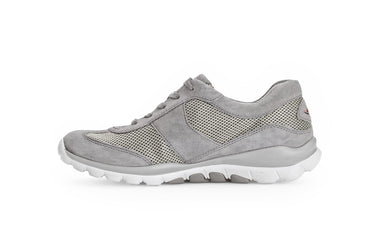 Baskets grises ajourées en nubuck