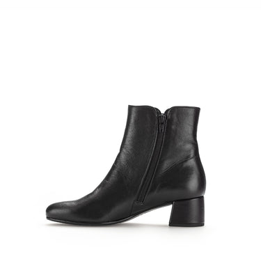 Bottines noires en cuir lisse