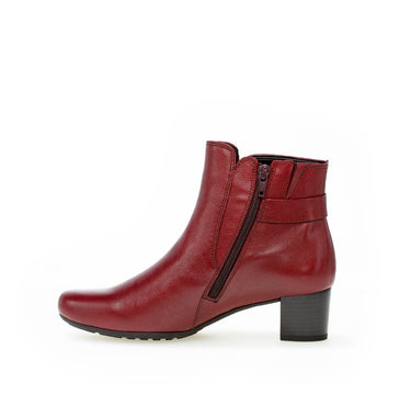 Bottines rouges en cuir